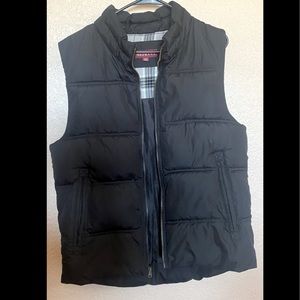 Merona Men’s black puff vest . Size Medium